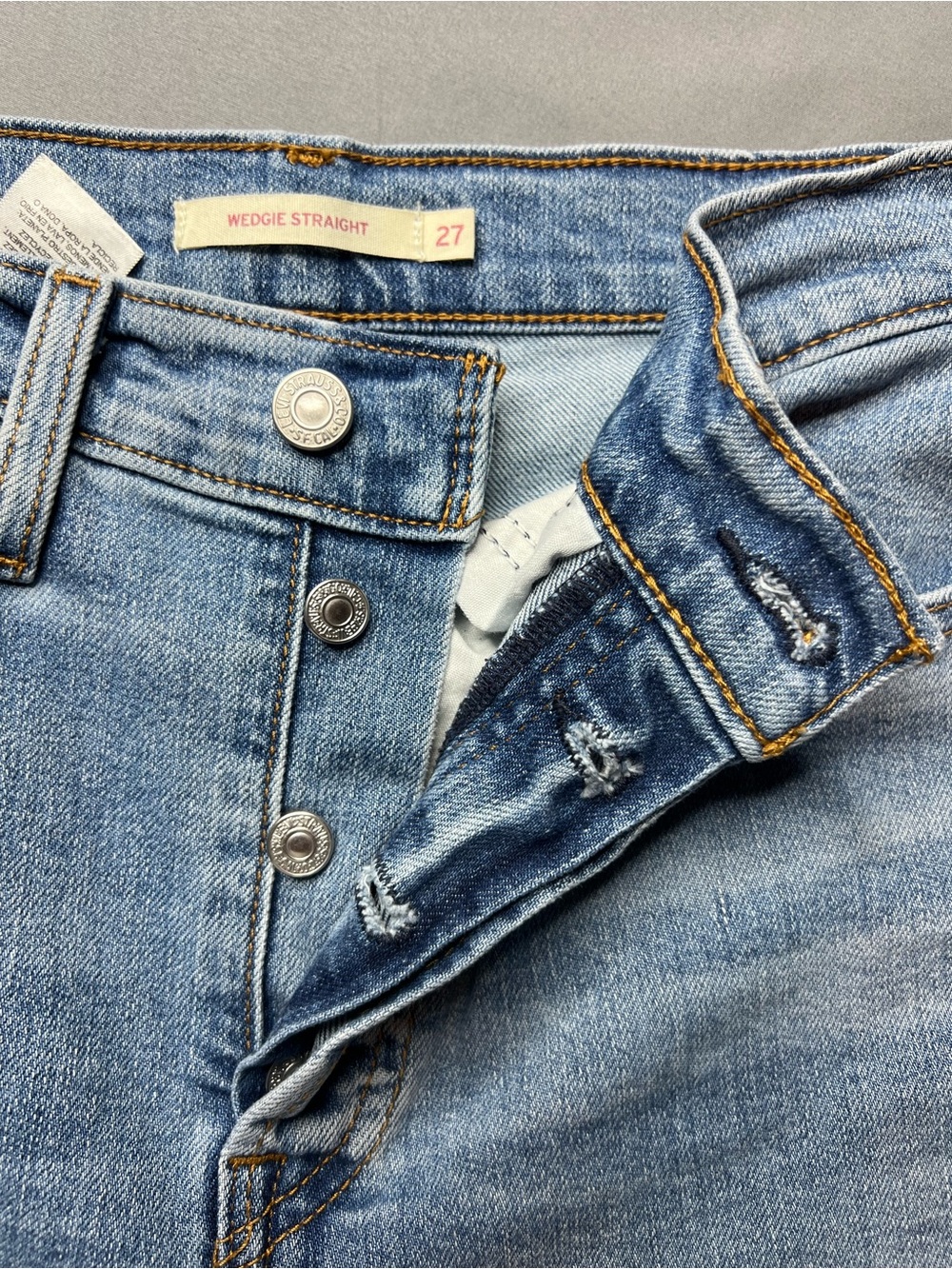 Levi's Wedgie Straight Jeans Size 27 Button Fly Distressed Frayed Hem 27x28